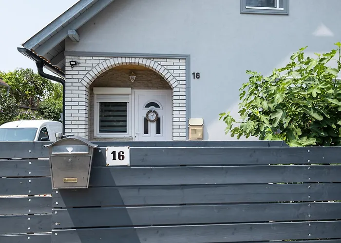 Szuerke Vendeghaz Balatonkenesen Apartament Balatonkenese